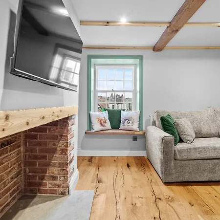 Tilly's Cosy Retreats - Castle Holiday home Knaresborough