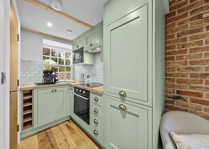 Tilly's Cosy Retreats - Castle