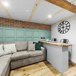 Tilly's Cosy Retreats - Castle Knaresborough