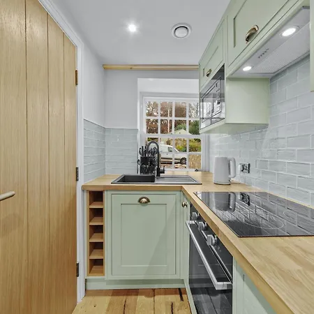 Tilly's Cosy Retreats - Castle